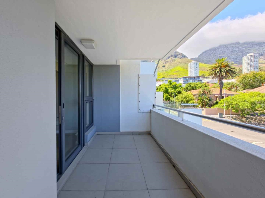 2 Bedroom Property for Sale in Vredehoek Western Cape